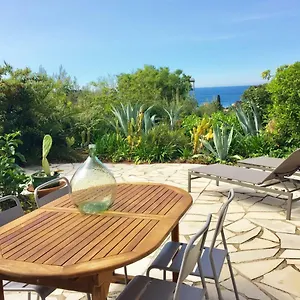 https://calanque.fr-provencehotel.com
